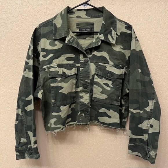 Love Tree Cropped Camo Print Raw Edge Denim Jacket L - Picture 1 of 6